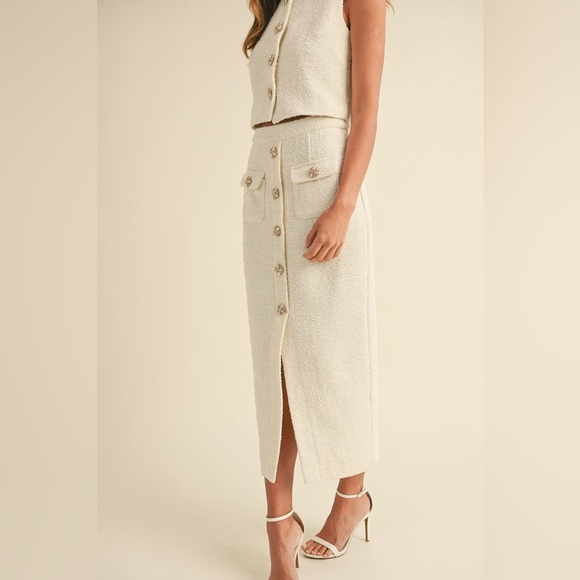 54. Sleeveless Tweed Top and Skirt Set with Jeweled Buttons in Cream - Picture 9 of 11